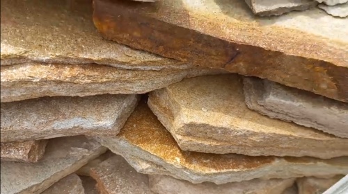 Плитняк златолит жёлтый золотистый для отмостки купить в Чайковском