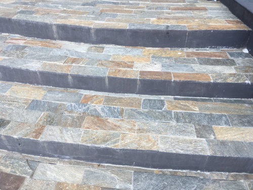 Плитка из Златолита Уральского для лестницы купить в Чайковском