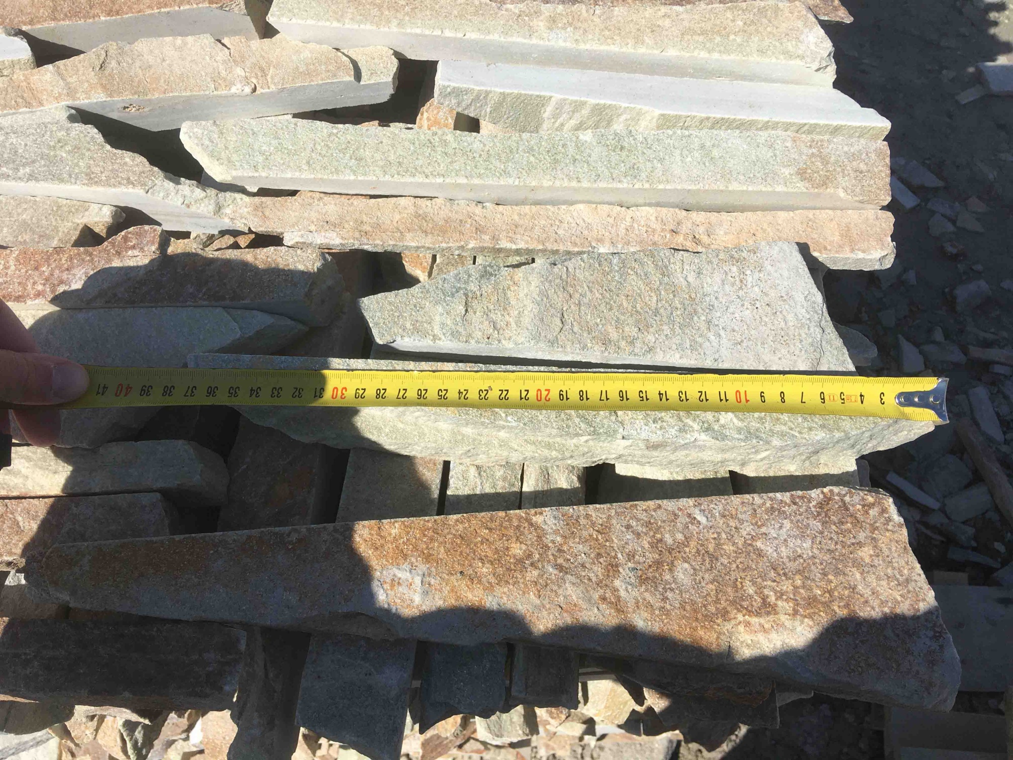 Горбушка златолит золотистый для облицовки купить в Чайковском