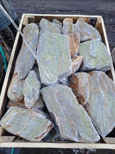 Златолит жёлтый, жёлто-зелёный глыбки и валуны для ланшафтного дизайна купить в Чайковском