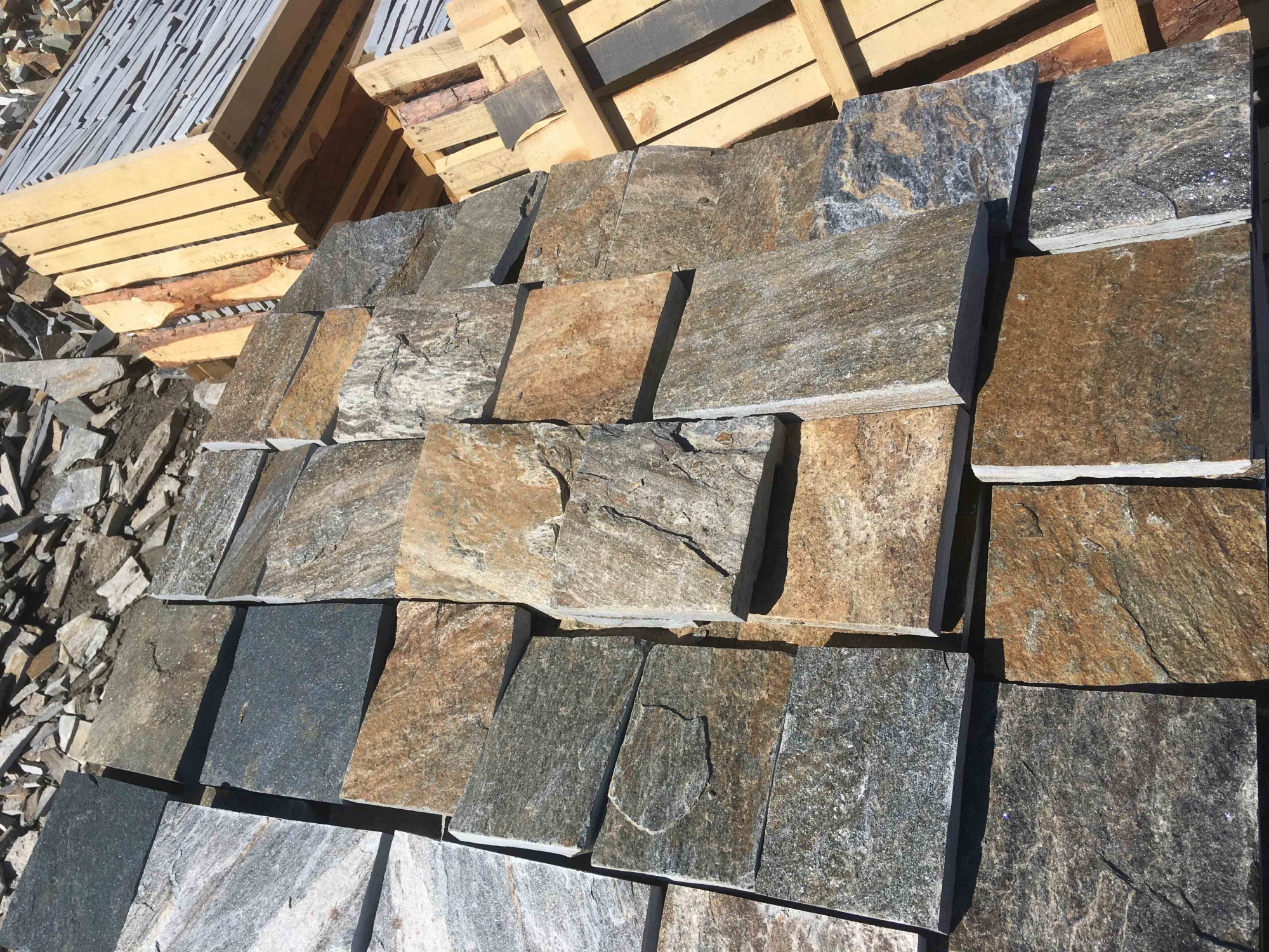 Плитка пилёная златолит Уральский для фасада купить в Чайковском