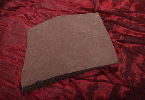 Плитняк лемезит бордовый для цоколя 1,5-2 см купить в Чайковском