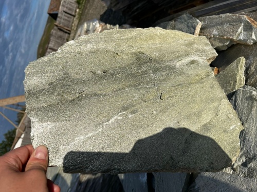 Плитняк златолит зелёный для цоколя, отмостки купить в Чайковском