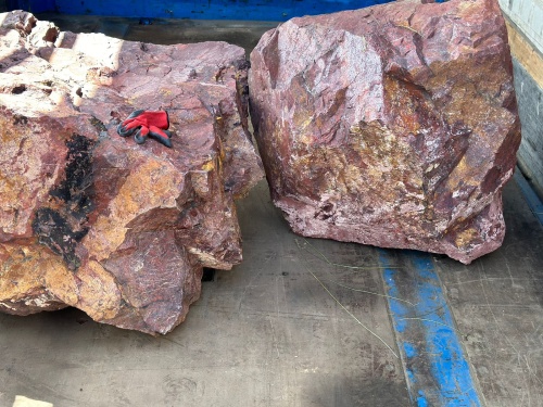 Ландшафтные глыбы красно-фиолетовые 200-1000 килограмм купить в Чайковском