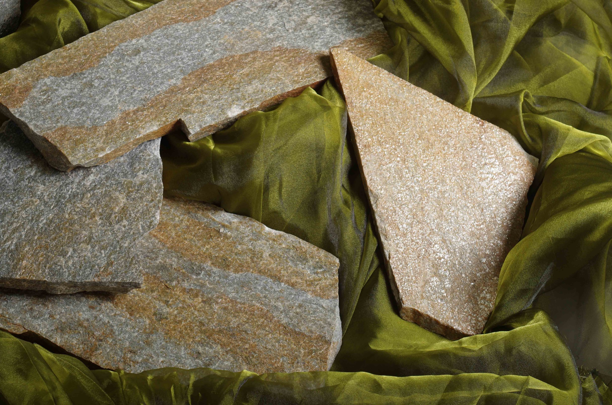 Плитняк златолит Уральский  для фасада купить в Чайковском