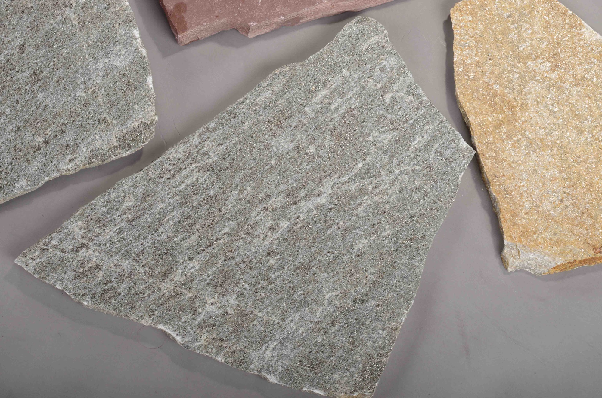 Плитняк златолит Уральский  для фасада купить в Чайковском