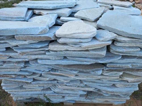 Плитняк златолит зелёный галтованный для цоколя купить в Чайковском