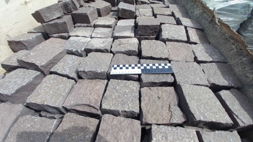 Лемезит колотая брусчатка 10 * 10 см. для парковки купить в Чайковском