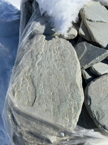 Плитняк златолит зелёный галтованный для цоколя купить в Чайковском